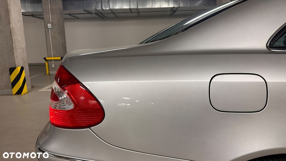 Mercedes-Benz CLK 2004
