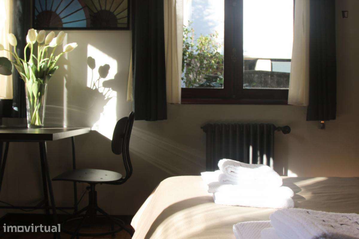 Quarto - localizado em Paranhos Porto - Grande imagem: 2/30
