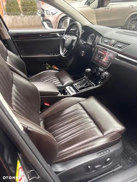 Skoda Superb 2.0 TDI SCR 4x4 L&K DSG - 10