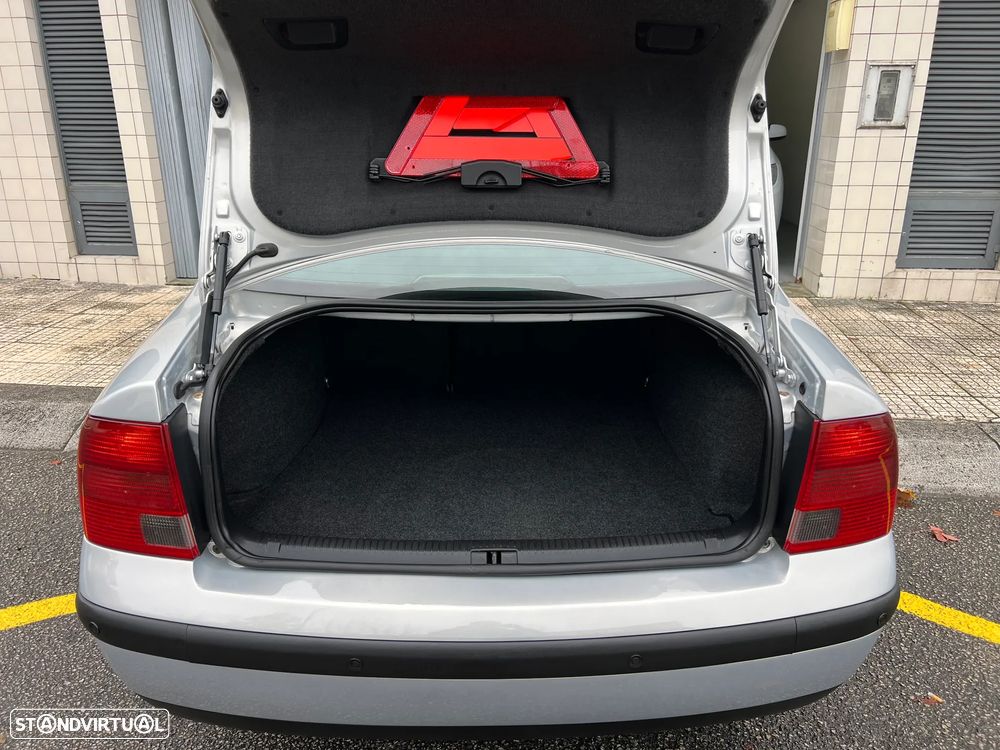 VW Passat 1.9 TDi Confortline - 27