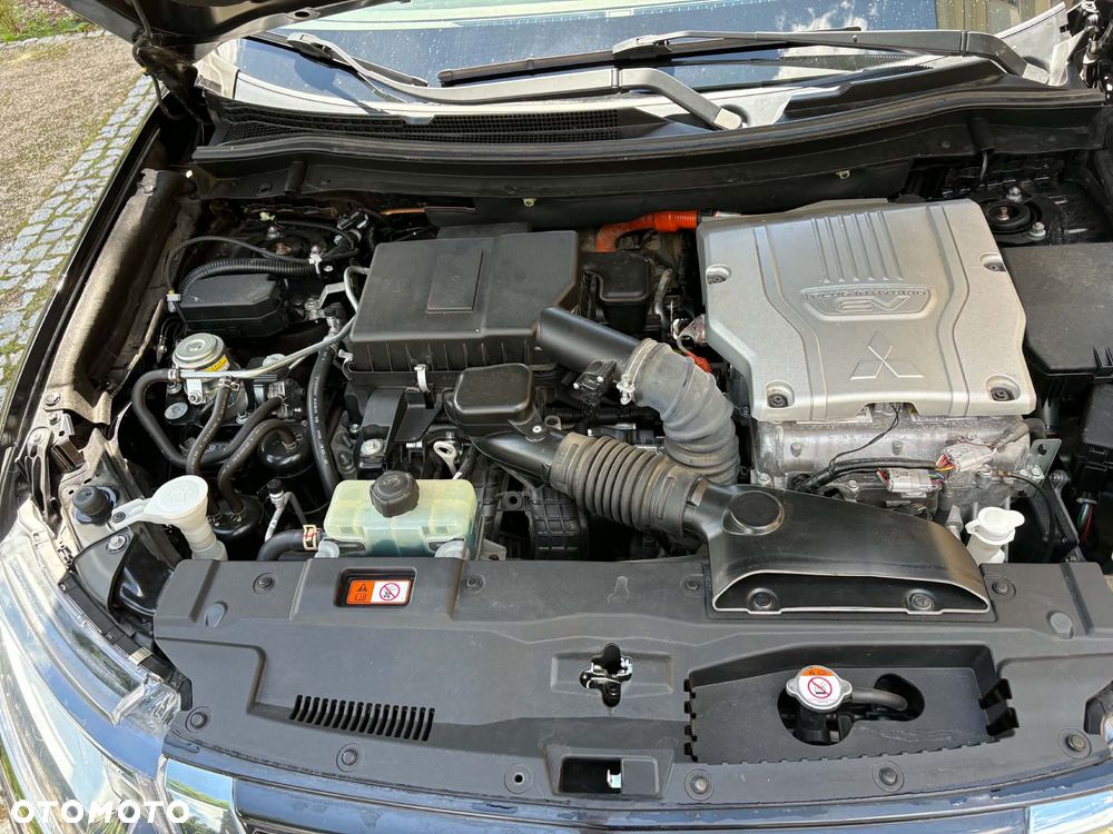 Mitsubishi Outlander - 23