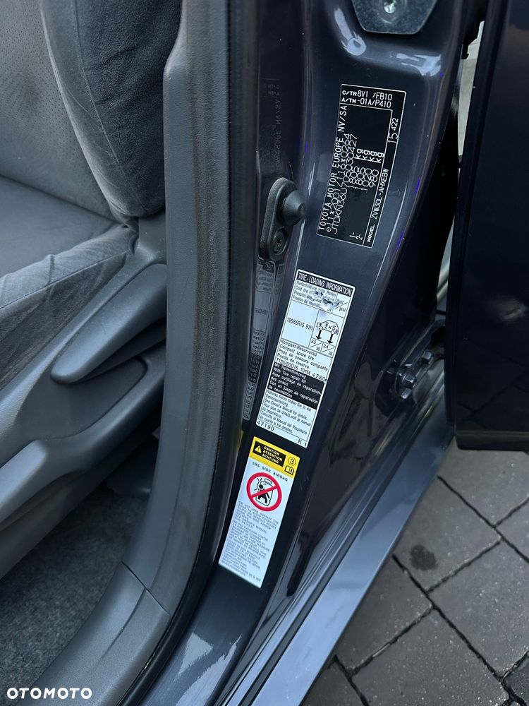 Toyota Prius+ ver--hybrid-sol - 7