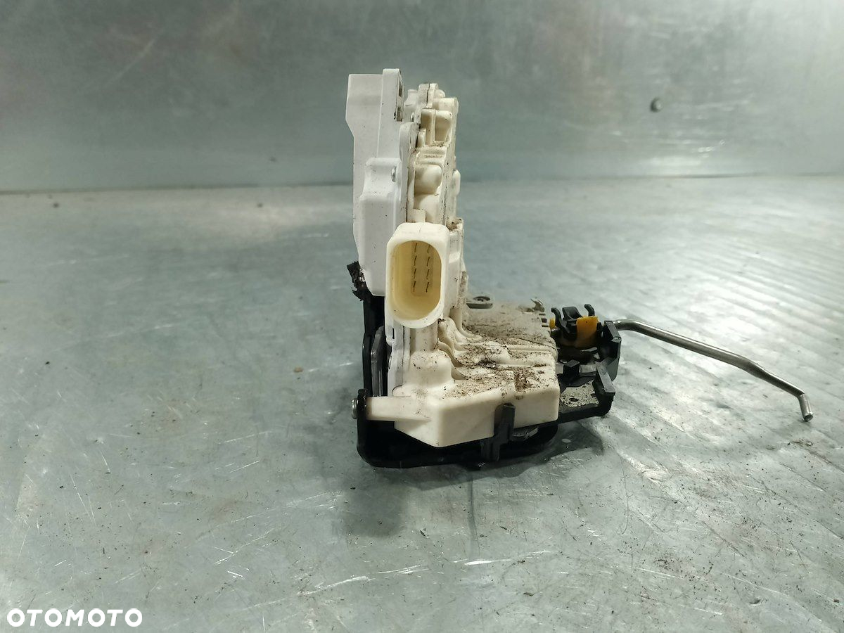 ZAMEK DRZWI LEWY TYŁ SEAT EXEO 8E0839015AA - 5