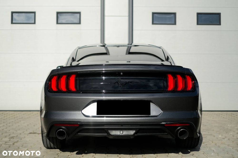 Ford Mustang Fastback 2.3 Eco Boost - 11