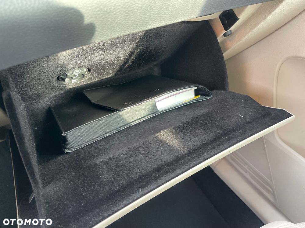 Volkswagen Sharan 2.0 TDI 4MOTION BlueMotion Technology Cup - 22