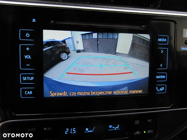 Toyota Auris Hybrid 135 Premium - 22
