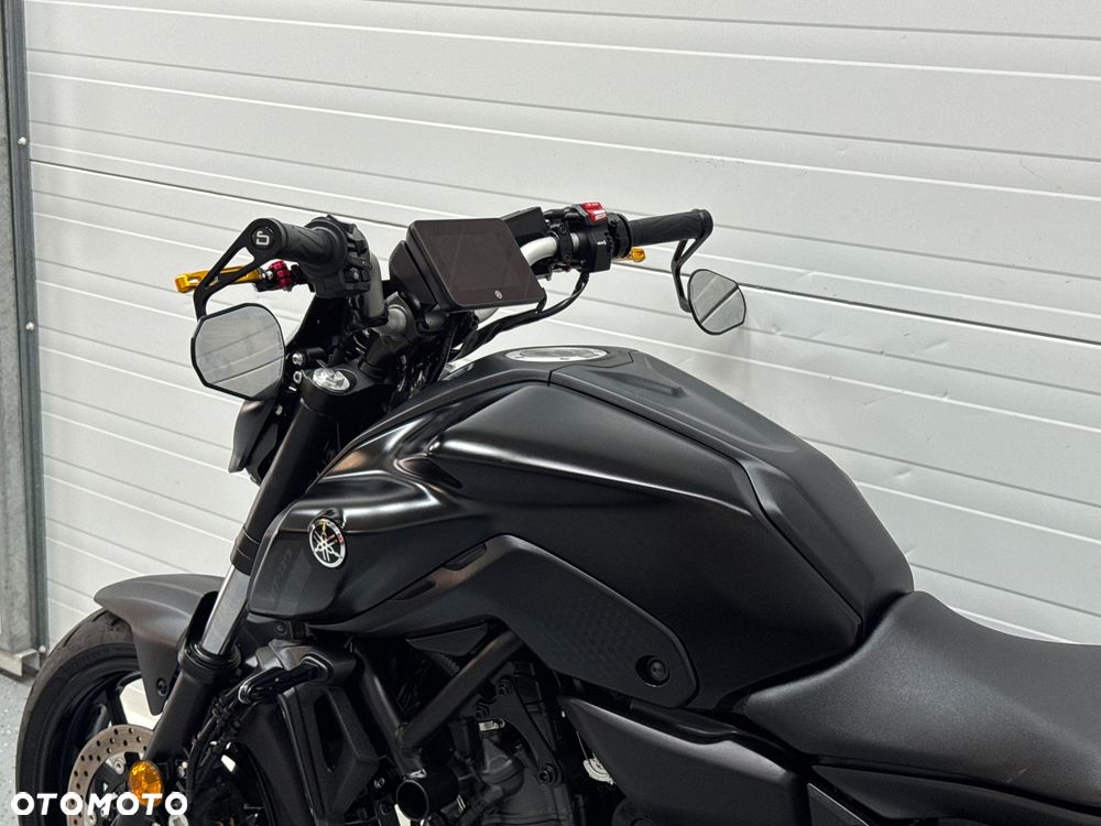 Yamaha MT - 24