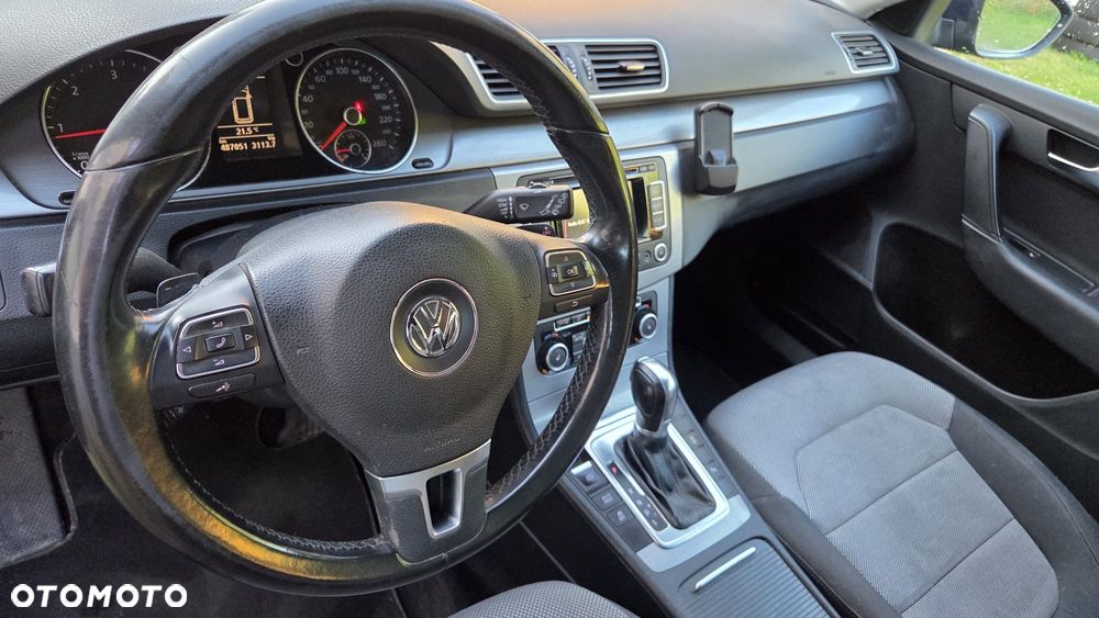 Volkswagen Passat 2.0 TDI Comfortline DSG - 3