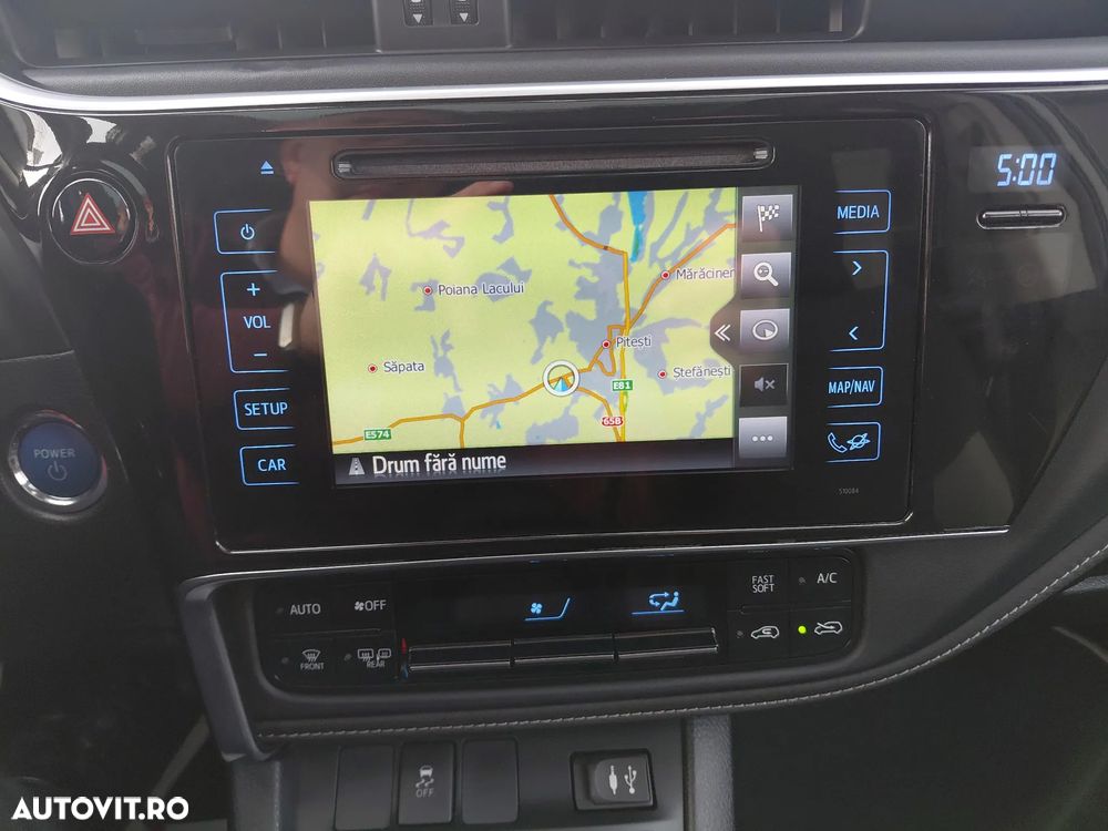 Toyota Auris 1.8 VVT-i Automatik Design Edition - 28