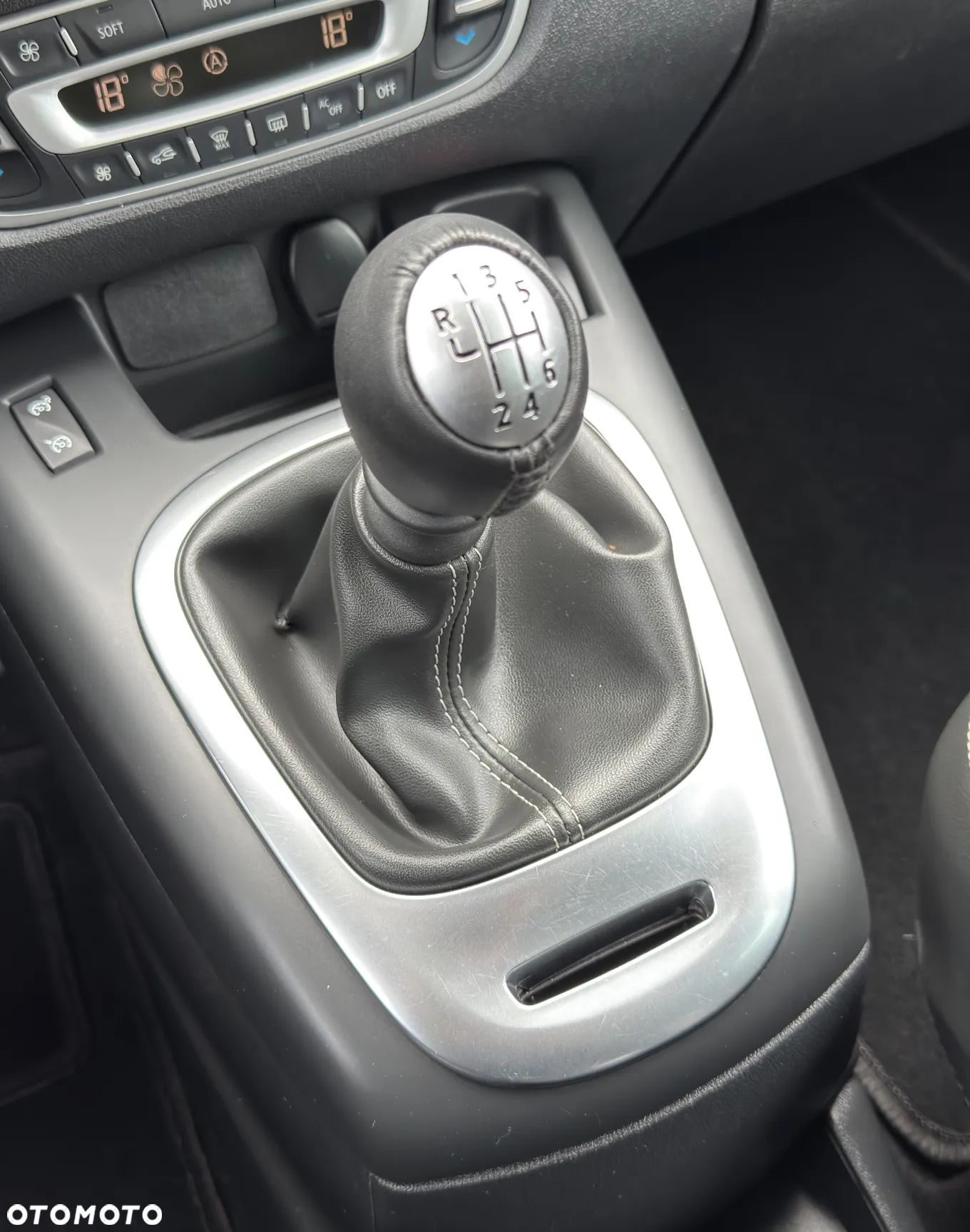 Renault Scenic ENERGY TCe 130 S&S Bose Edition - 25