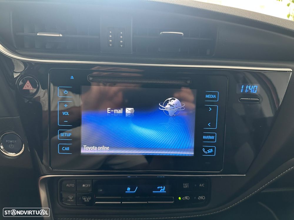 Toyota Auris Touring Sports 1.8 HSD Comfort - 17