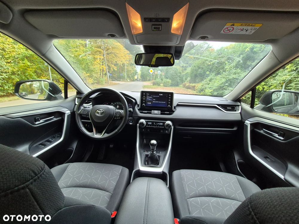 Toyota RAV4 - 9