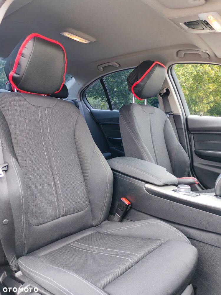 BMW Seria 3 318i - 17