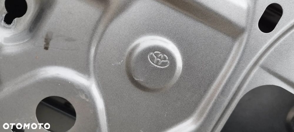 prawy tył auris 2 drzwi - 4