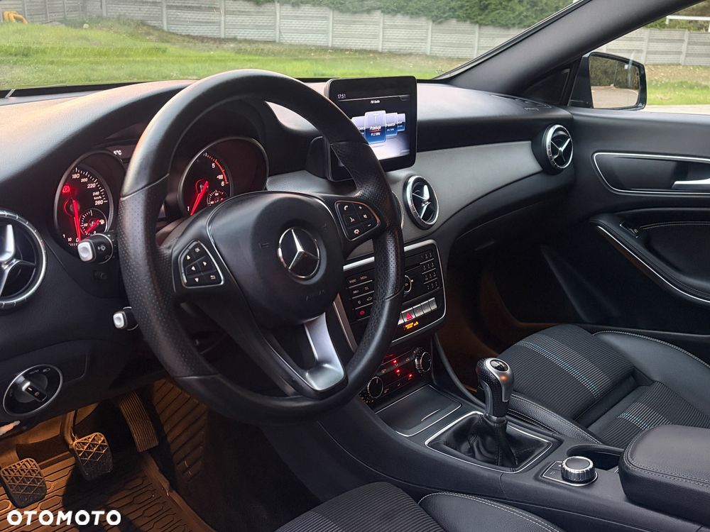 Mercedes-Benz CLA 200 d Urban - 9