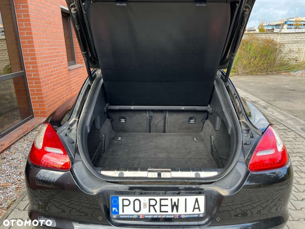 Porsche Panamera Turbo - 32