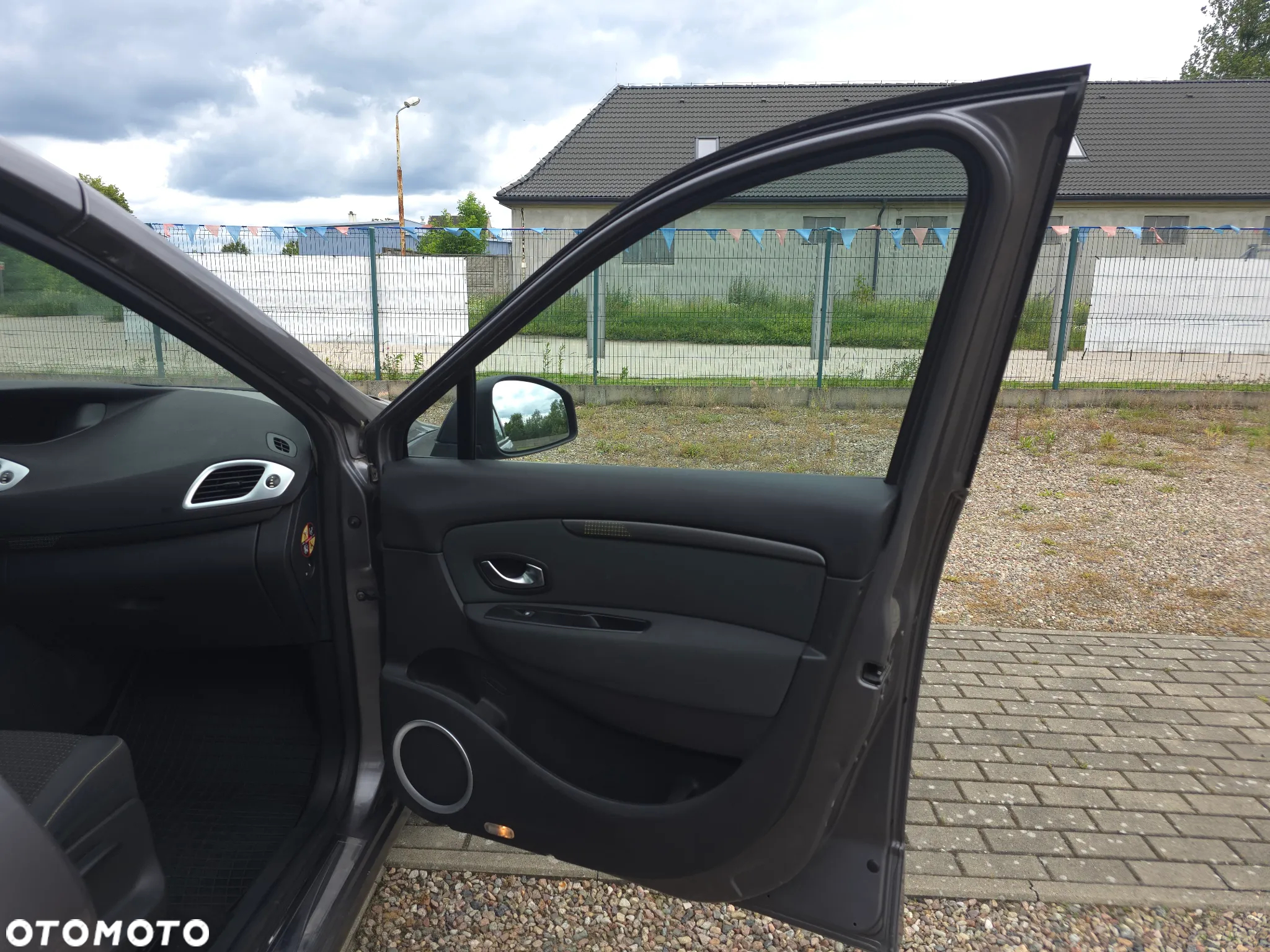 Renault Scenic 1.6 16V 110 TomTom Edition - 14