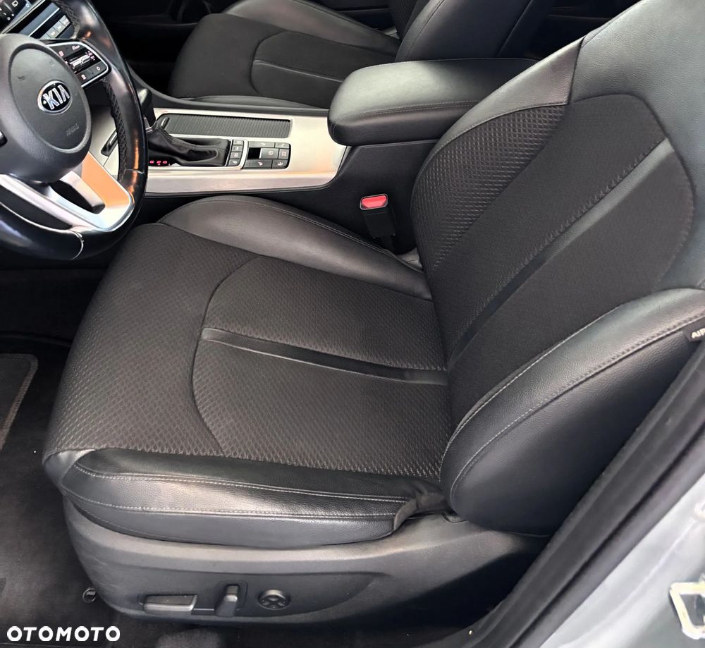 Kia Optima Plug-in Hybrid - 19