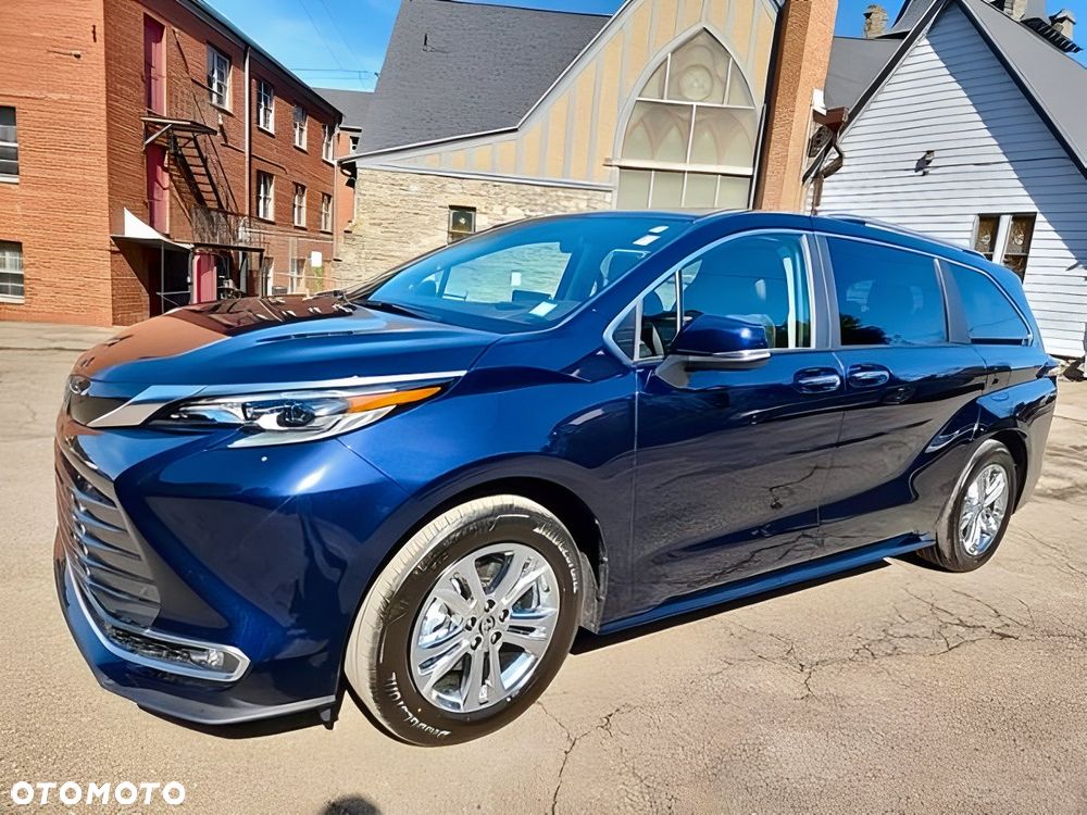 Toyota Sienna - 5
