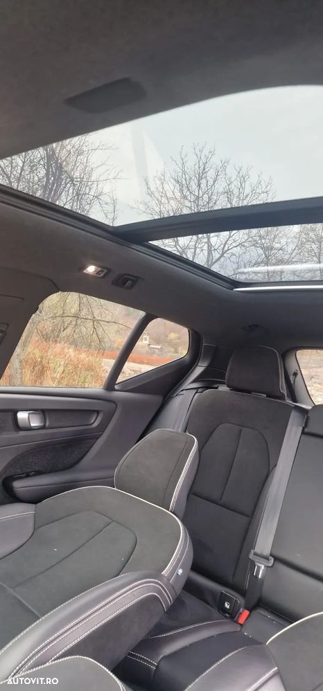 Volvo XC 40 D4 AWD R-Design - 11