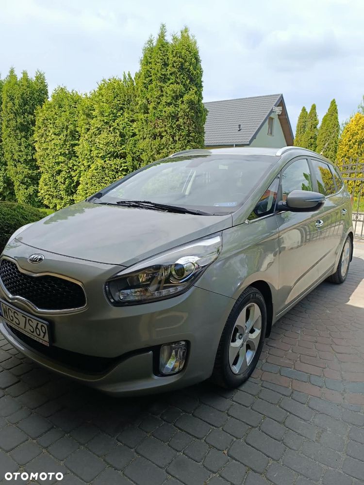 Kia Carens 2015 photo 4