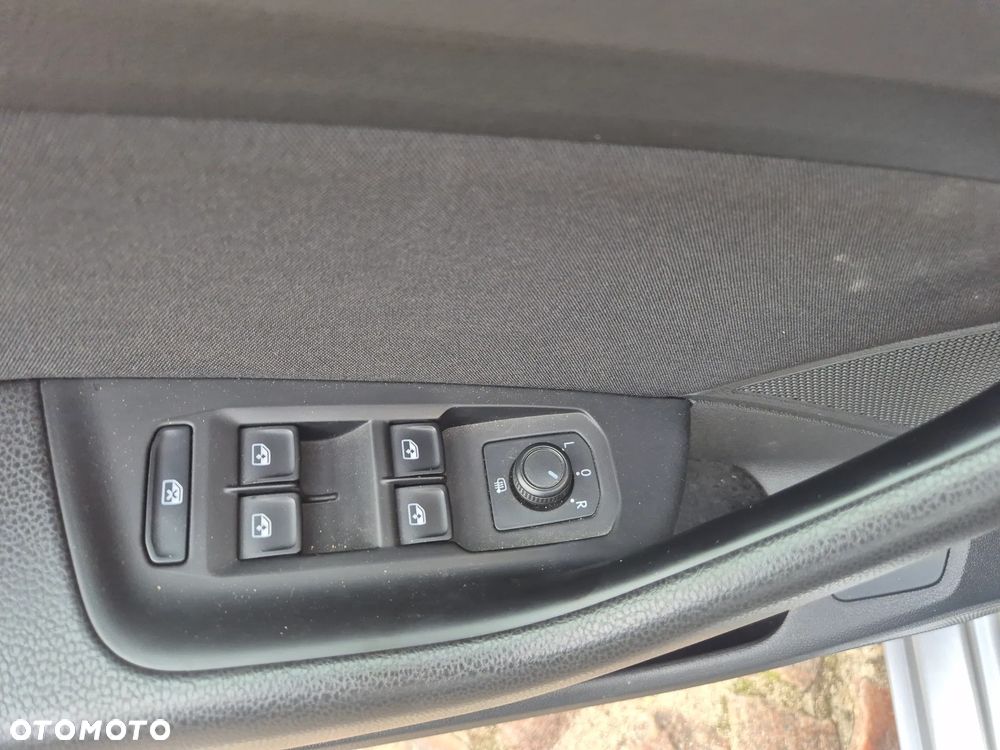 Volkswagen Passat Variant 2.0 TDI (BlueMotion Technology) Comfortline - 19