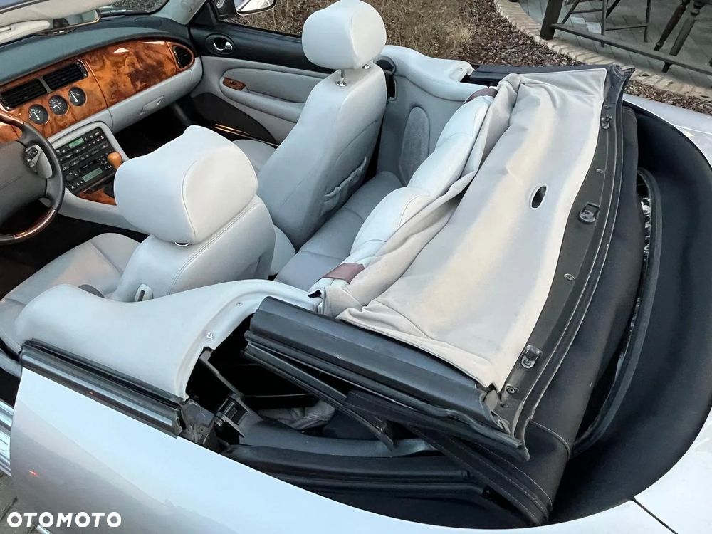 Jaguar XK8 Cabriolet - 30