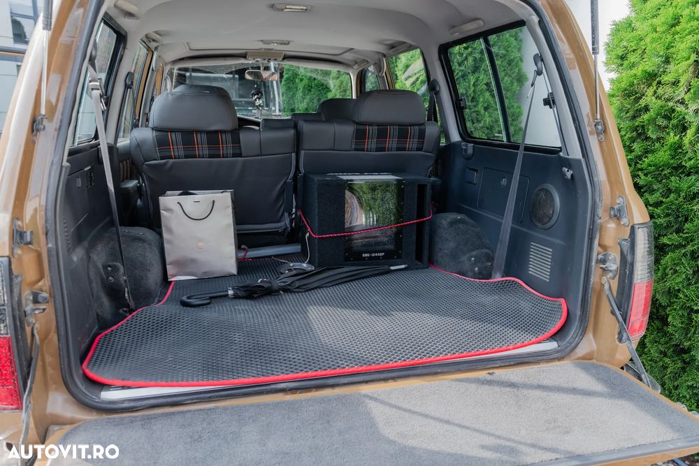 Toyota Land Cruiser - 16