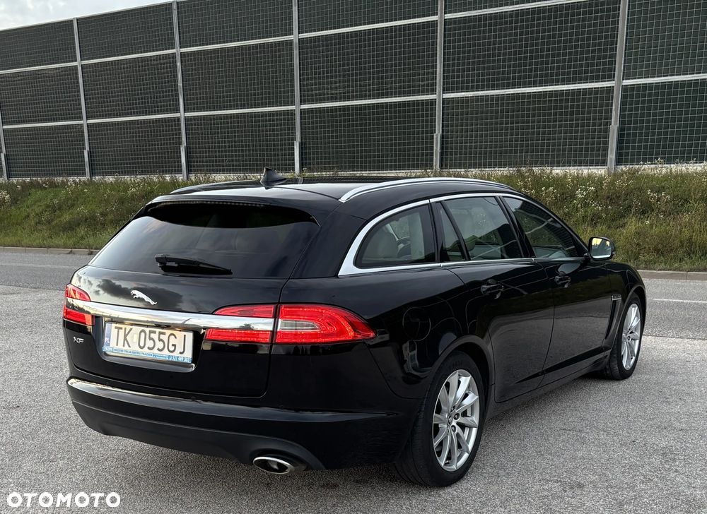 Jaguar XF 2.2 D Premium Luxury - 39