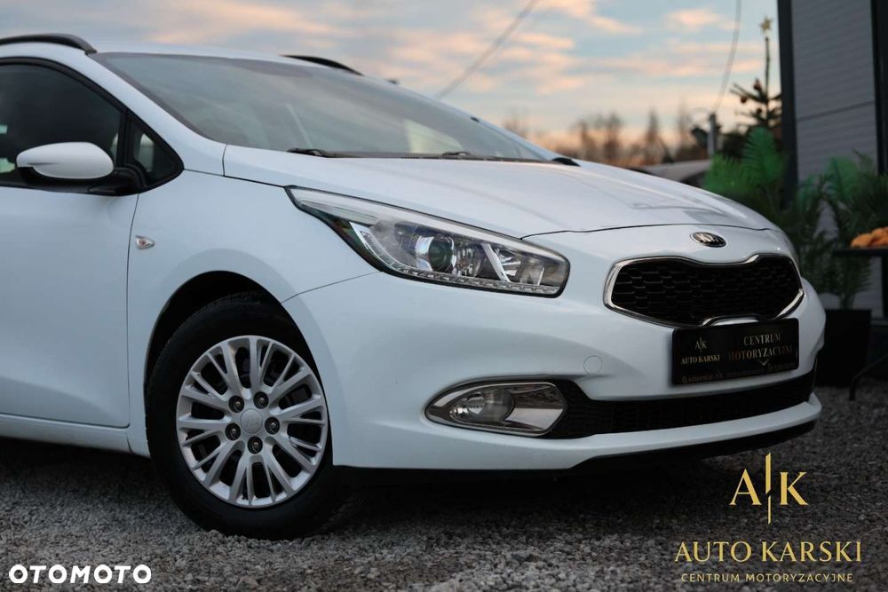 Kia Ceed - 11