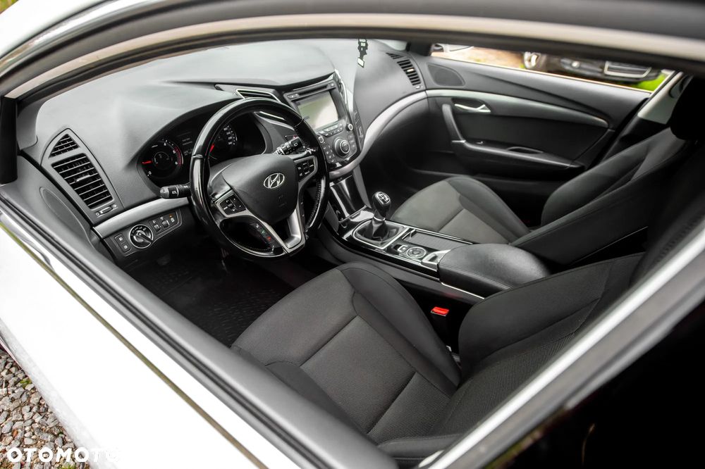 Hyundai i40 Kombi blue 1.7 CRDi Premium - 15