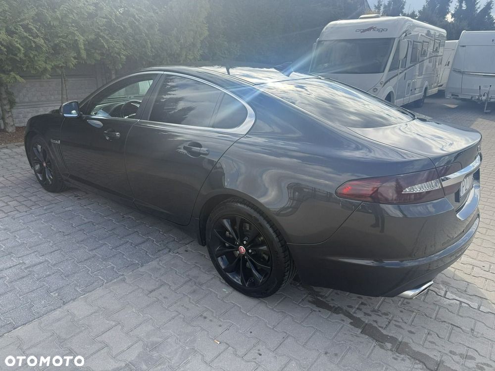 Jaguar XF - 3