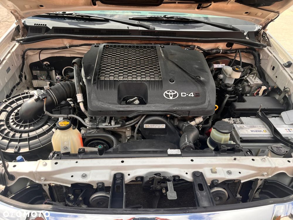 Toyota Hilux - 7