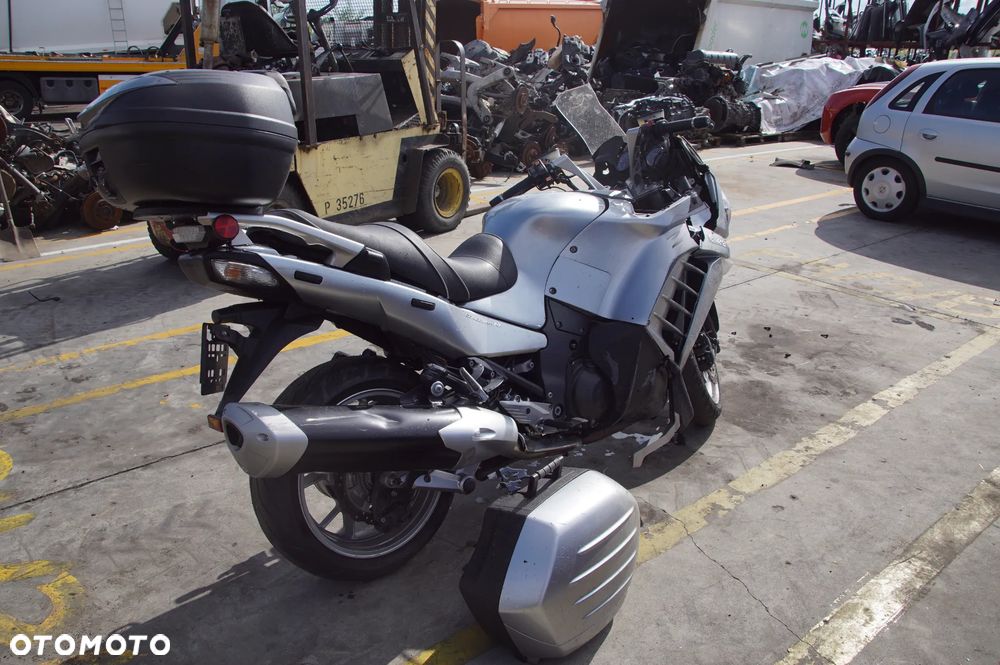 Motocykl na części - Kawasaki GTR 1400 1352 cm³ 155 KM 2011R Silnik Skrzynia Siedzenie Laga Koło Licznik Lampa Bagażnik Owiewka Manetka Amortyzator Sterownik Moduł - 4