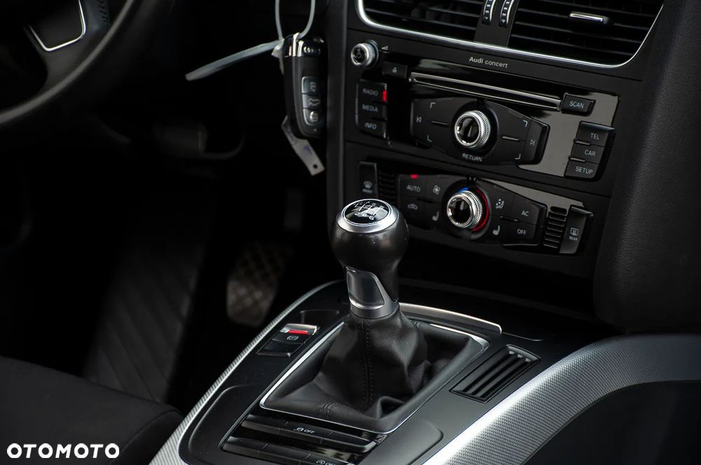 Audi A4 Avant 2.0 TDI DPF clean diesel Ambiente - 39