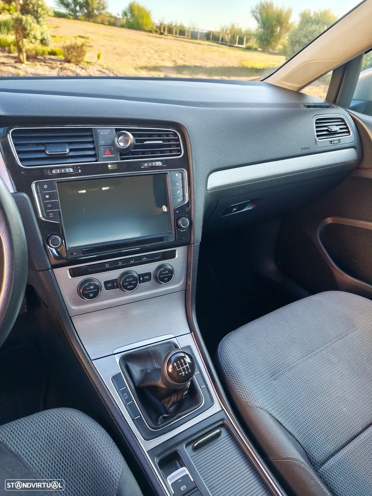VW Golf 1.6 TDi BlueMotion Confortline - 6