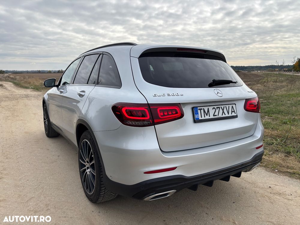 Mercedes-Benz GLC 300 e 4MATIC - 4