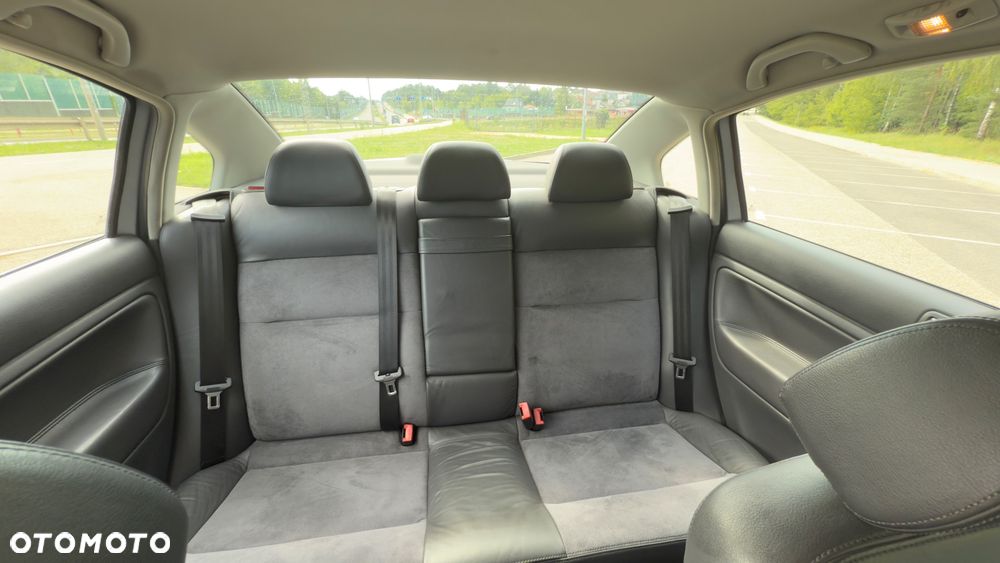 Volkswagen Passat 2.3 V5 Highline - 15