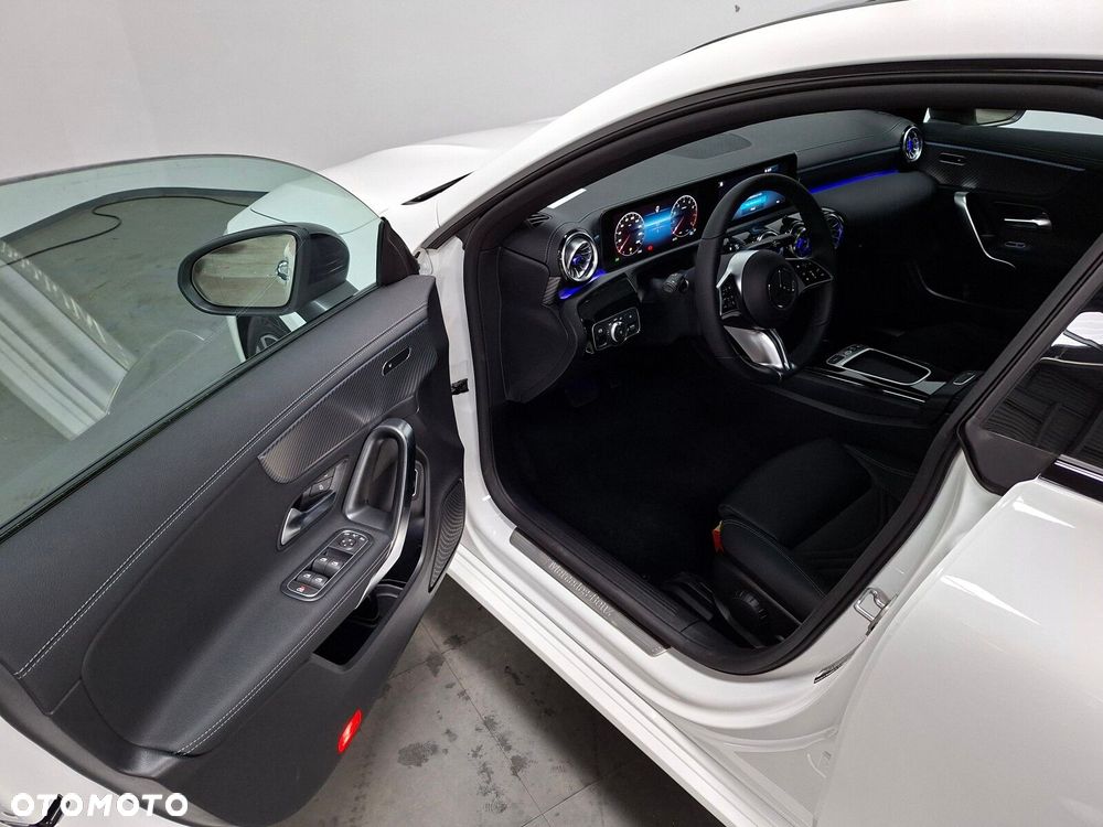 Mercedes-Benz CLA - 10
