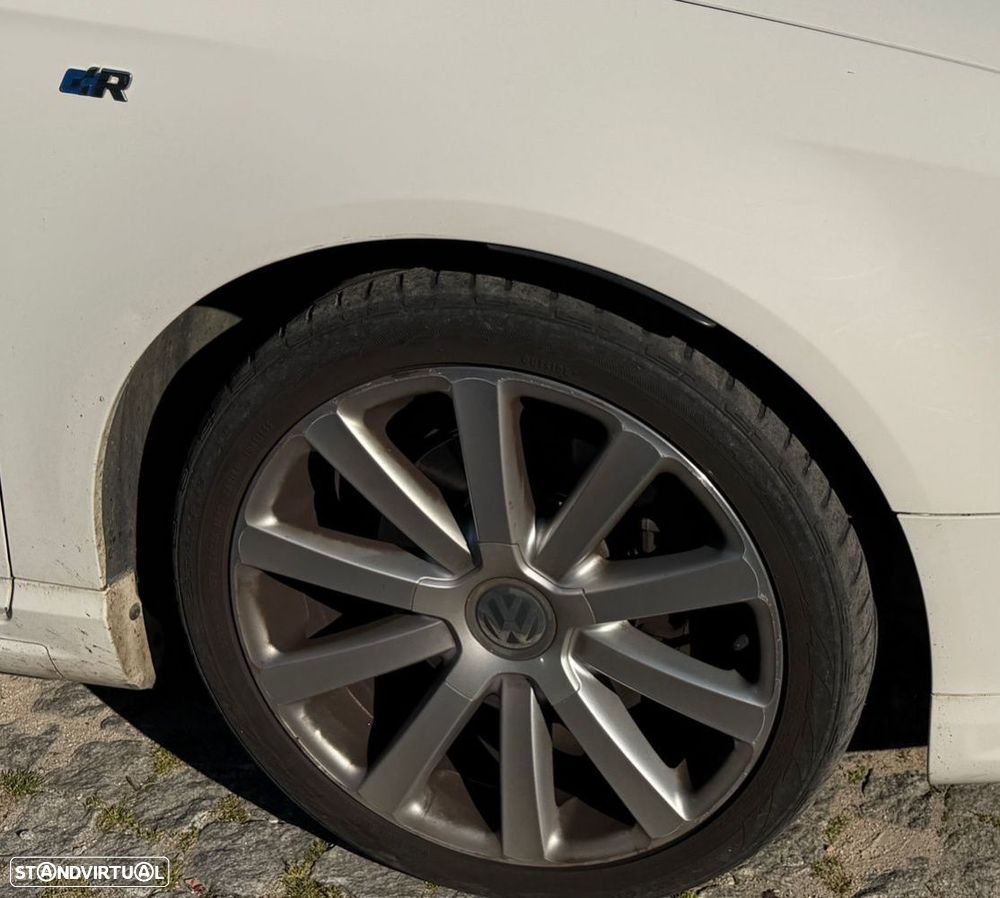 VW Passat 2.0 TDI DPF R-Line Edition - 9