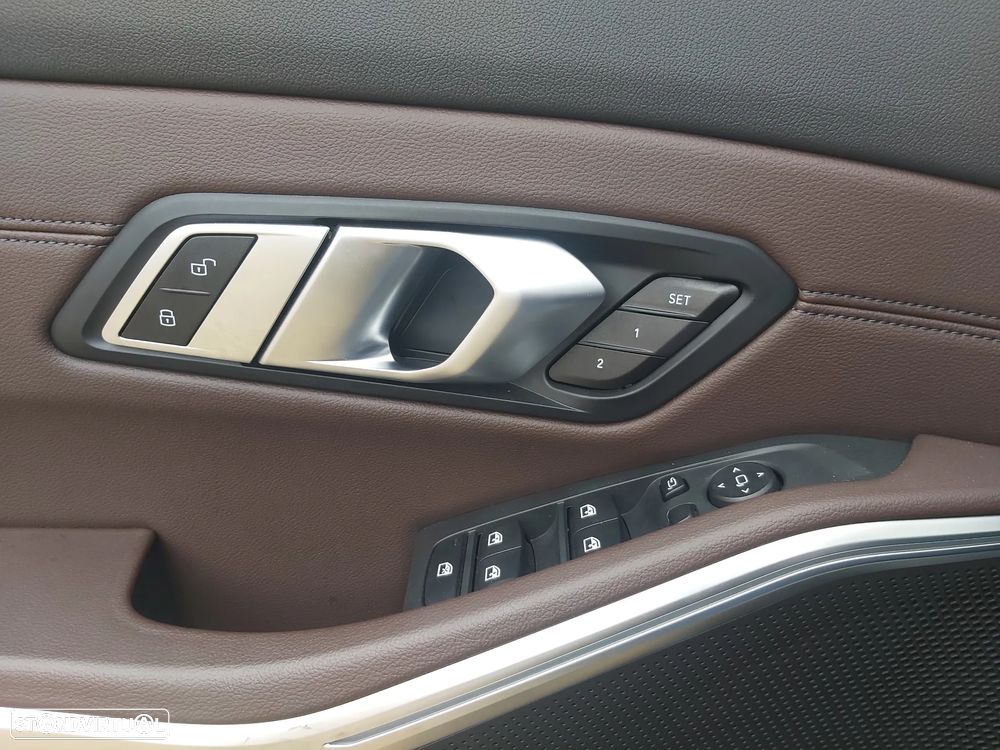 BMW 330 e Touring Pack M Auto - 12