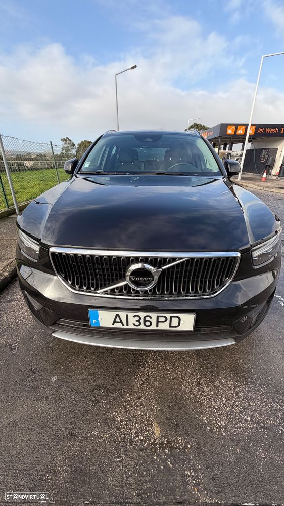 Volvo XC 40 1.5 T2 Momentum Plus - 1