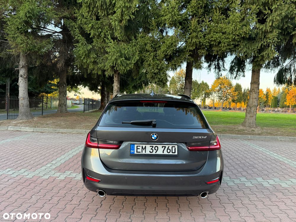 BMW Seria 3 320d Sport Line - 5