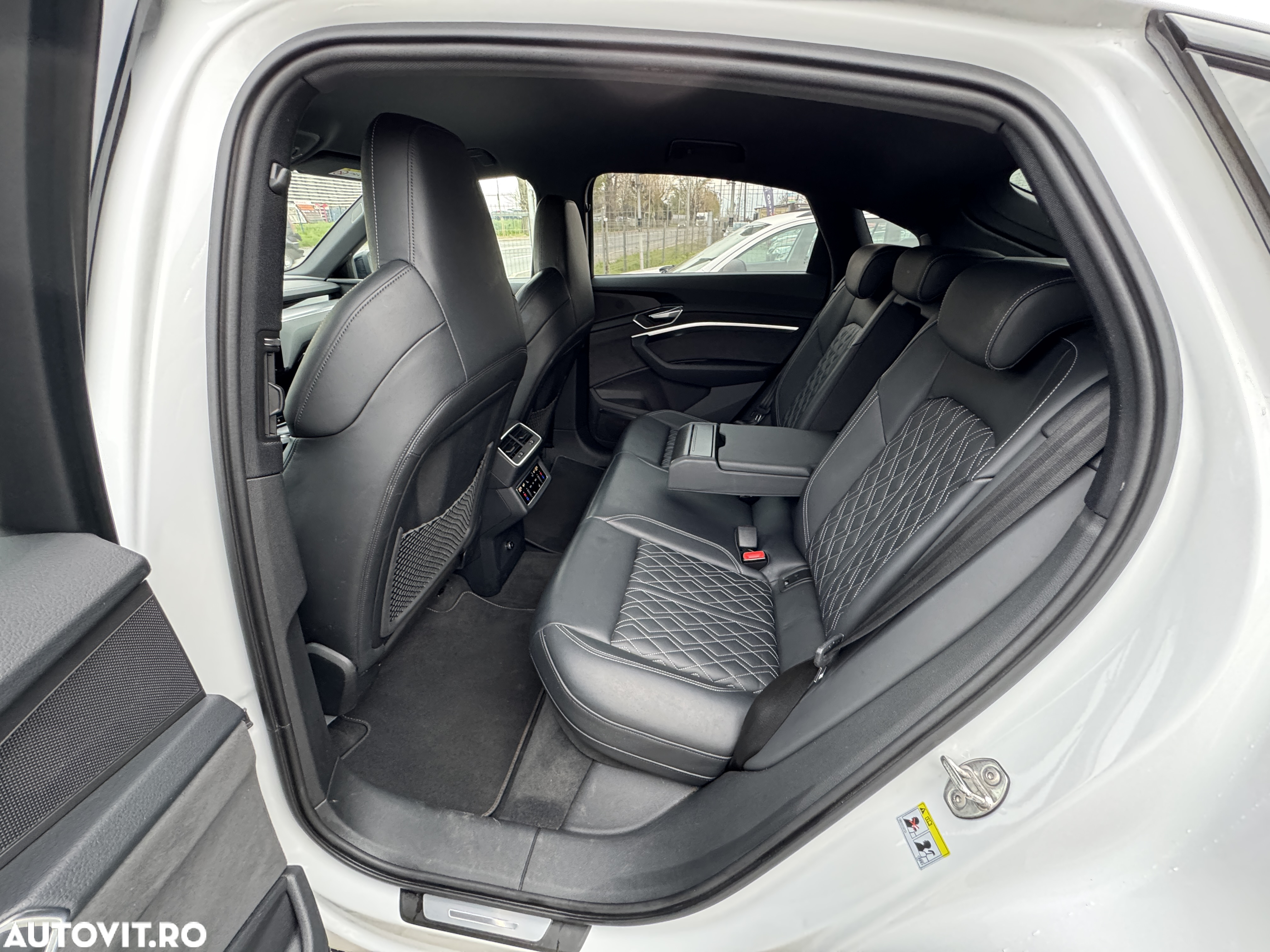 Audi e-tron Sportback 50 quattro S line - 25