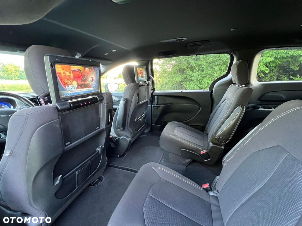 Chrysler Pacifica - 13
