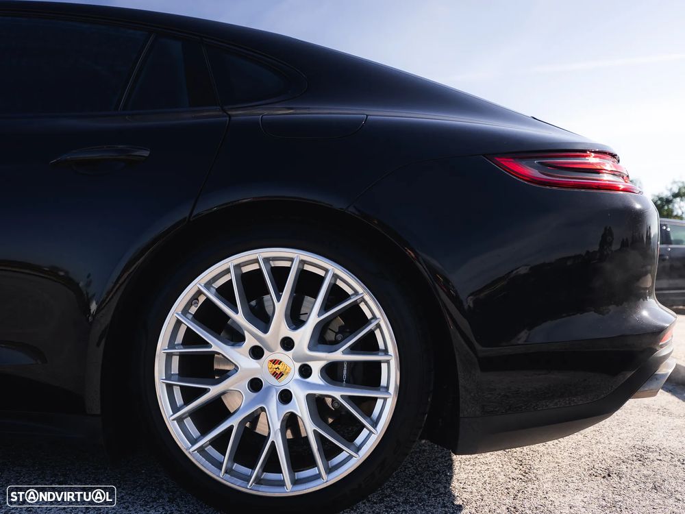 Porsche Panamera 4 E-Hybrid - 27