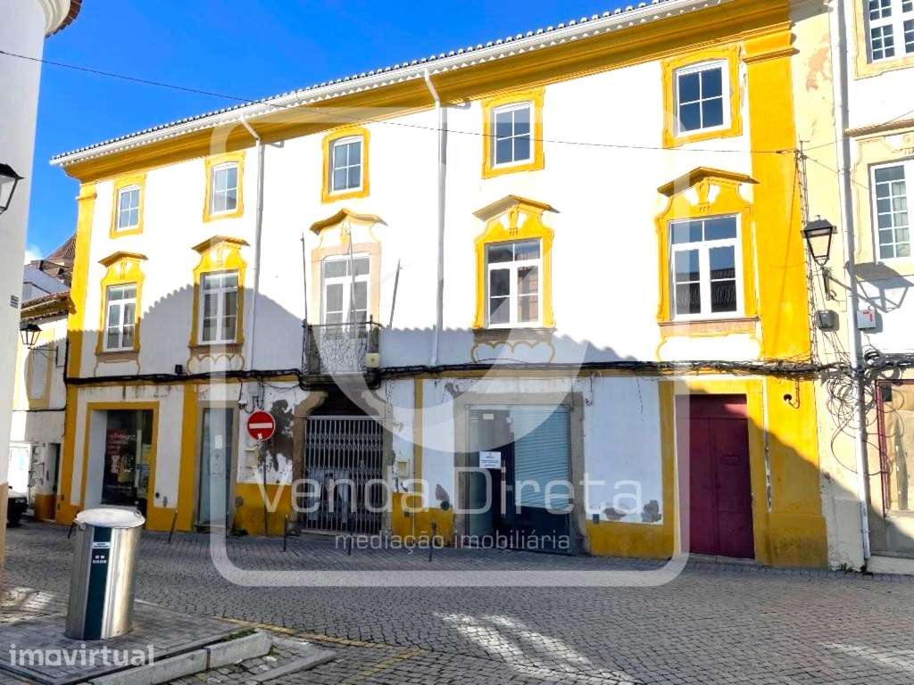 Prédio urbano com logradouro em zona histórica de Portalegre - Pote... - Grande imagem: 3/38
