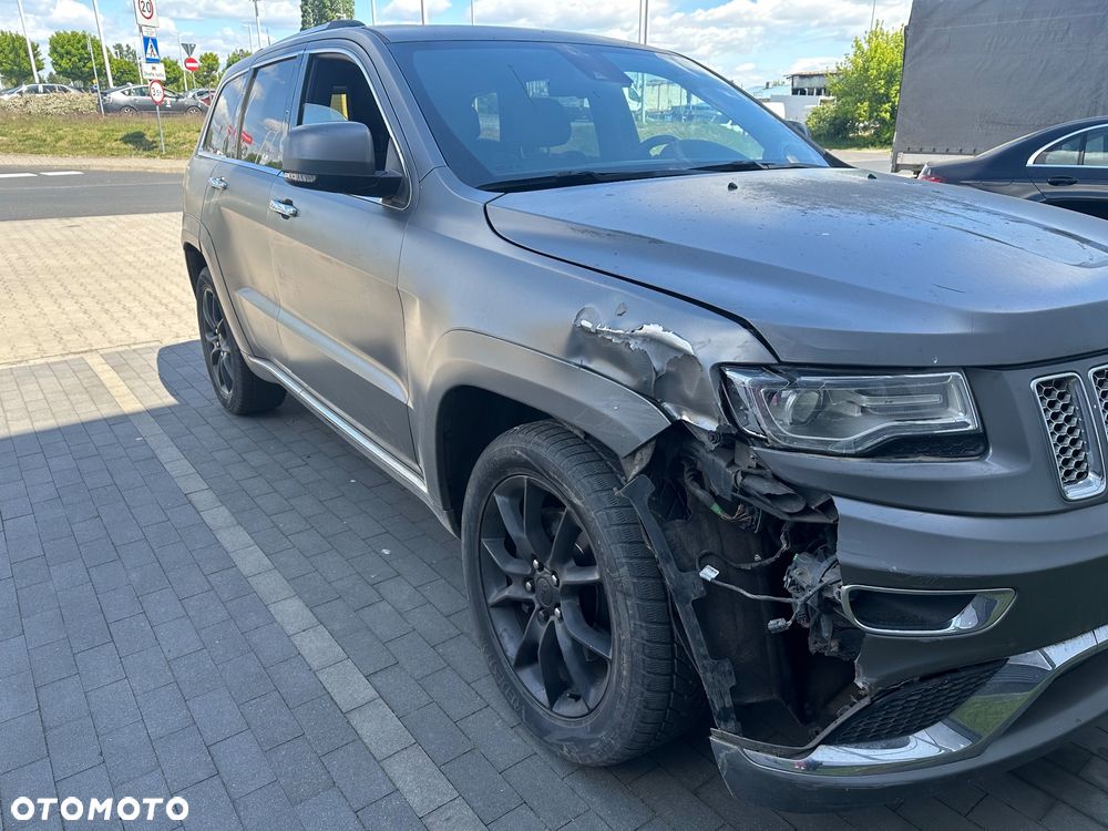 Jeep Grand Cherokee - 23