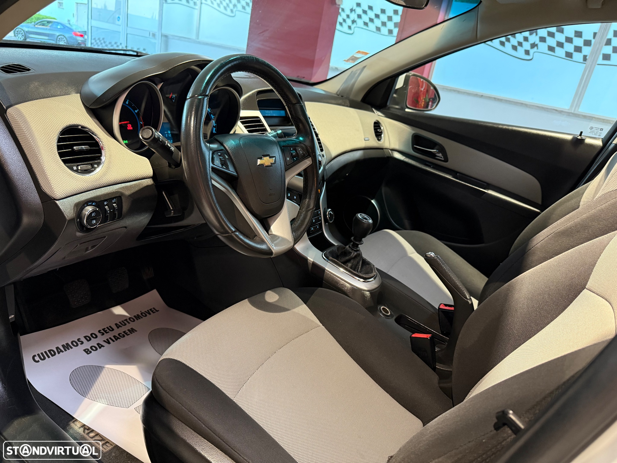 Chevrolet Cruze 1.6 LT - 14