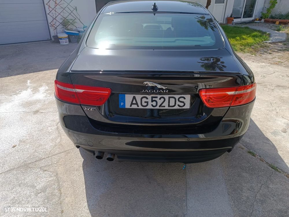 Jaguar XE 20d Prestige - 6